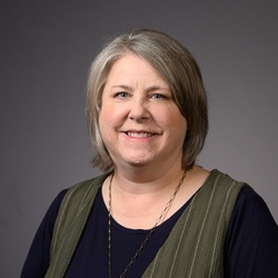 Headshot of Kristi Bond