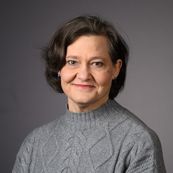 Headshot of Samantha Farrar