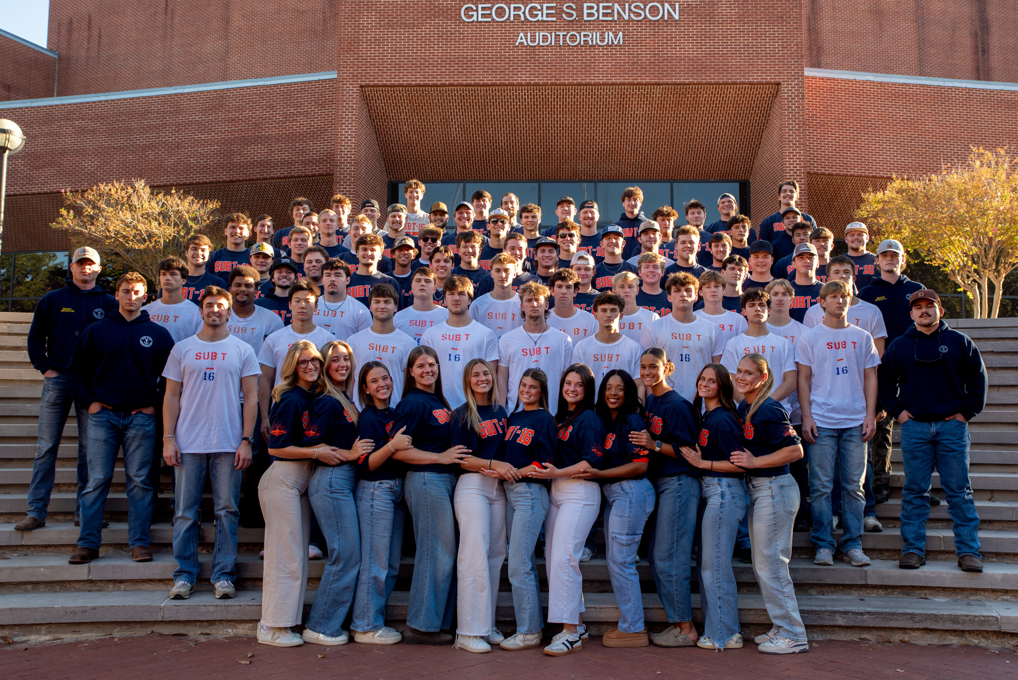 Group picture of the Sub T-16 club