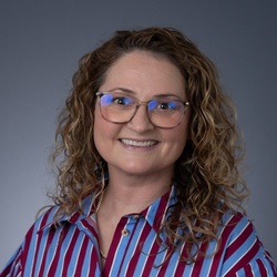 Headshot of Elizabeth Light