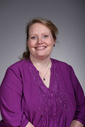 Headshot of Julie Harris