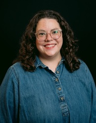Headshot of Jenna Gove