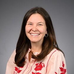 Headshot of Lauren Knight