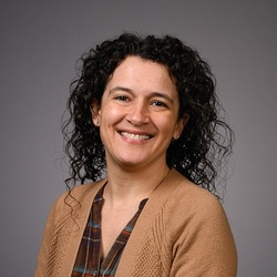 Headshot of Laura Campbell