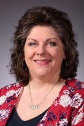 Headshot of Laura Eads