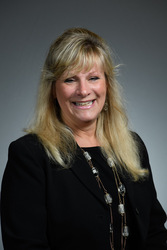 Headshot of Lori Sloan