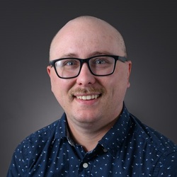 Headshot of Taylor Hodges